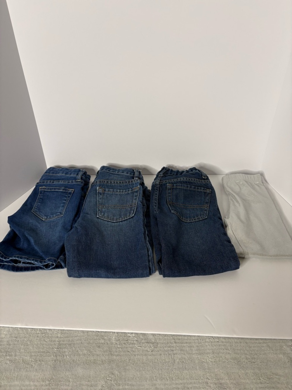 Bundle of 4 Bottoms girls size 5